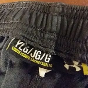 Under Armour Bottoms - Boys Under Armour shorts Under Armour Bottoms - Boys Under Armour shorts